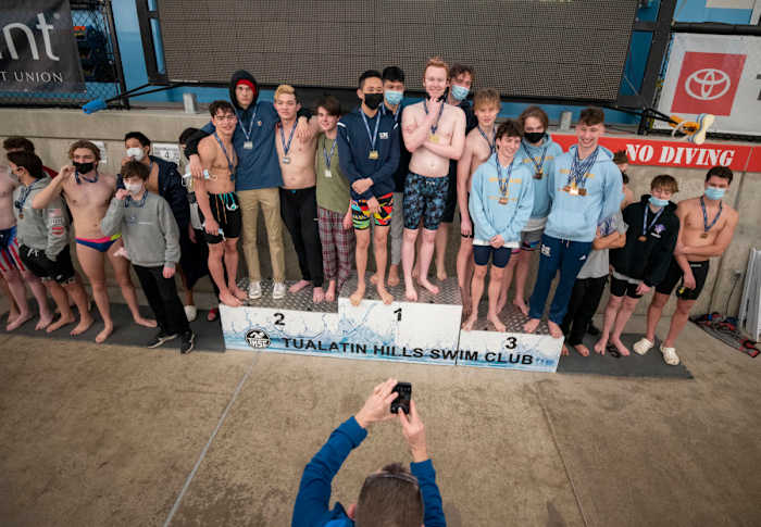 10.boys_200freelay-3